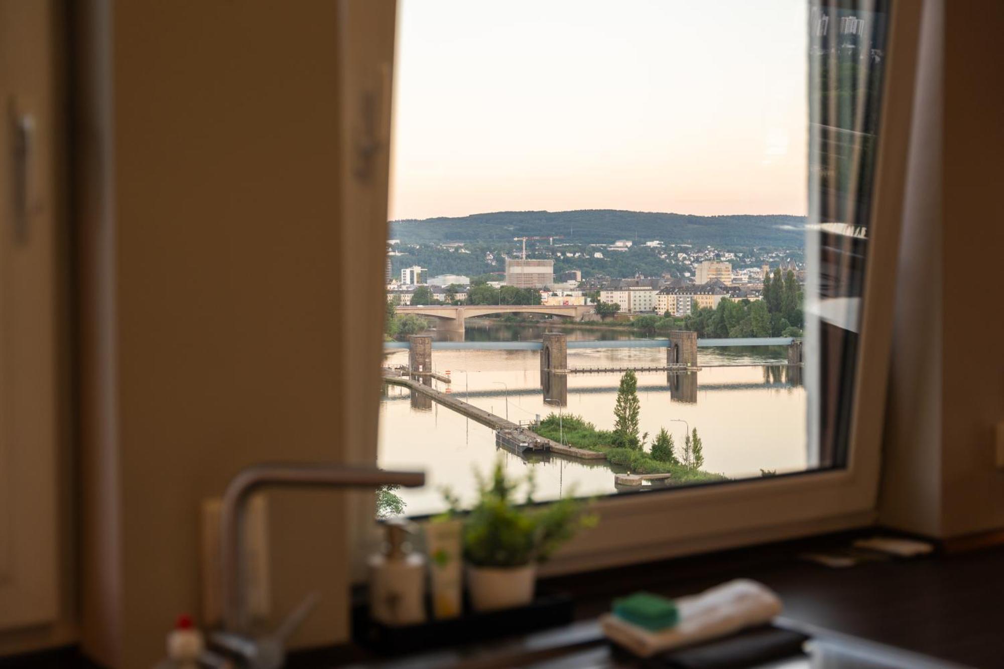 Penthouse Wohnung Mit Schoenem Moselblick In Metternich Coblenza Exterior foto