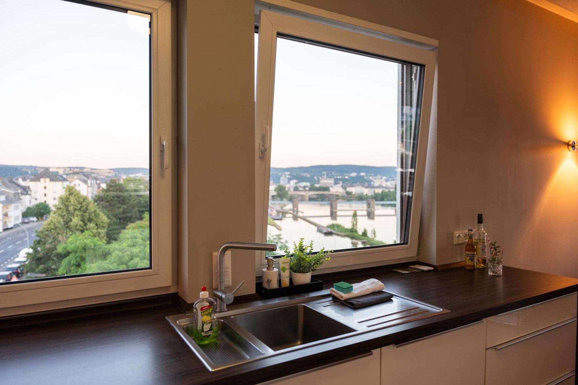 Penthouse Wohnung Mit Schoenem Moselblick In Metternich Coblenza Exterior foto
